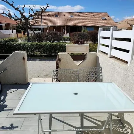 Maisonnette Entre Etang Et