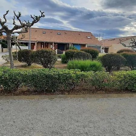 Maisonnette Entre Etang Et Holiday home